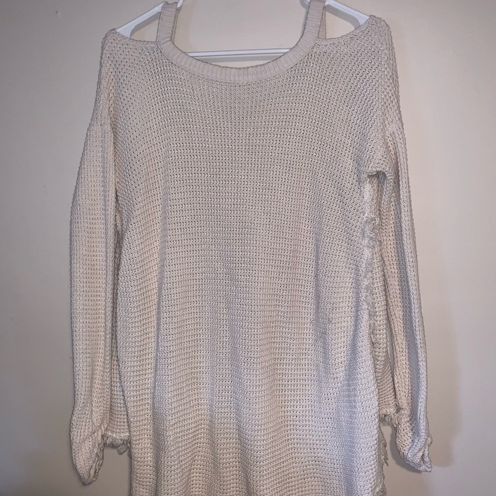 Cute flowy sweater!